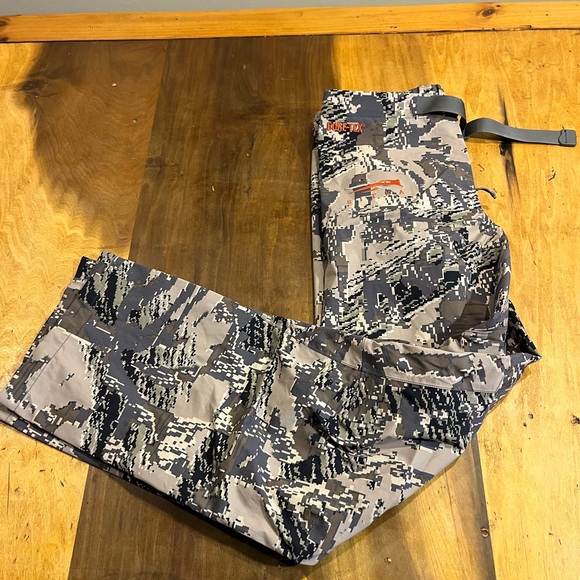 Sitka Gear Other - Sitka Dewpoint Pant - LG